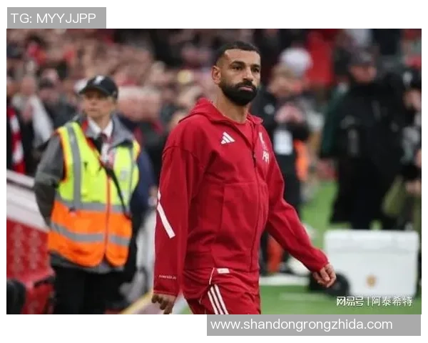 红军英超登顶！萨拉赫激活“维尔茨定律”，两球零封铁锤帮，克洛普排兵布阵引热议